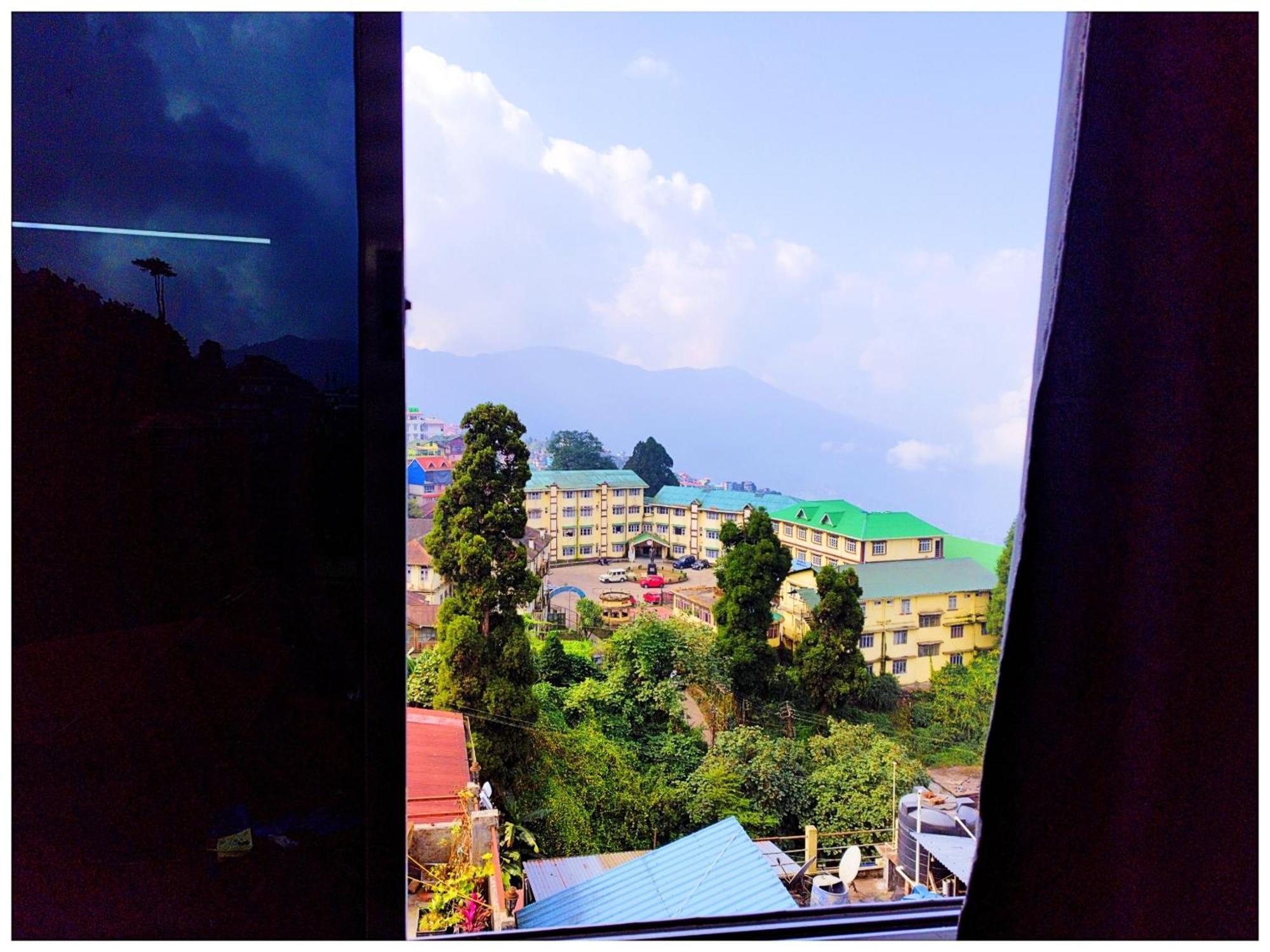 Hotel Premium Pitstop Near Railway Station Best Hotel In Darjeeling دارجيلنغ المظهر الخارجي الصورة